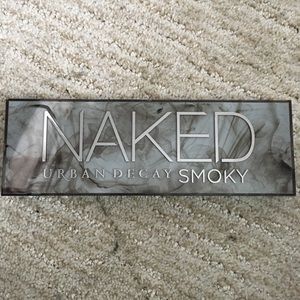 Urban Decay Naked Smoky Palette